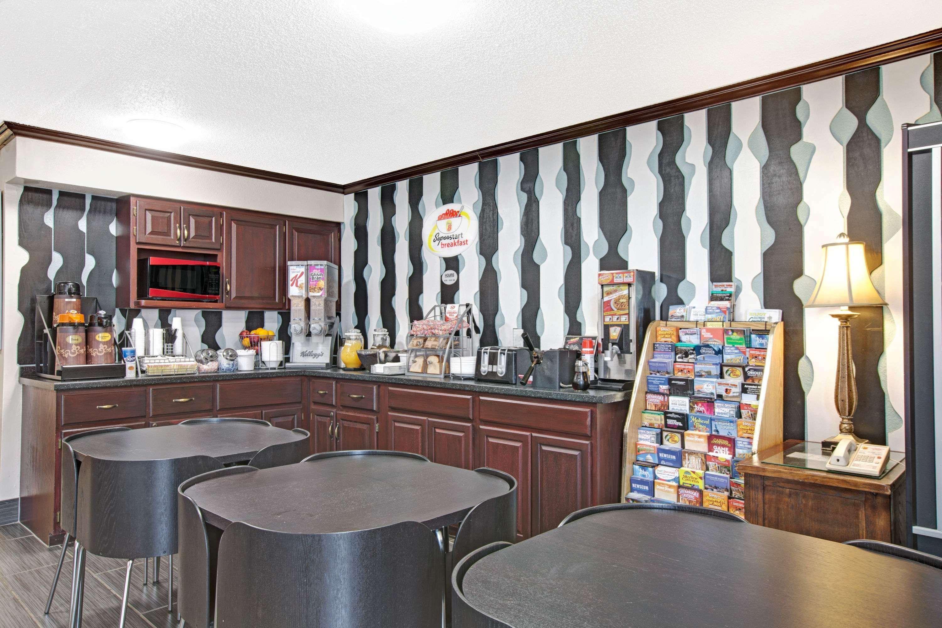 Super 8 By Wyndham Baltimore/Essex Area מראה חיצוני תמונה