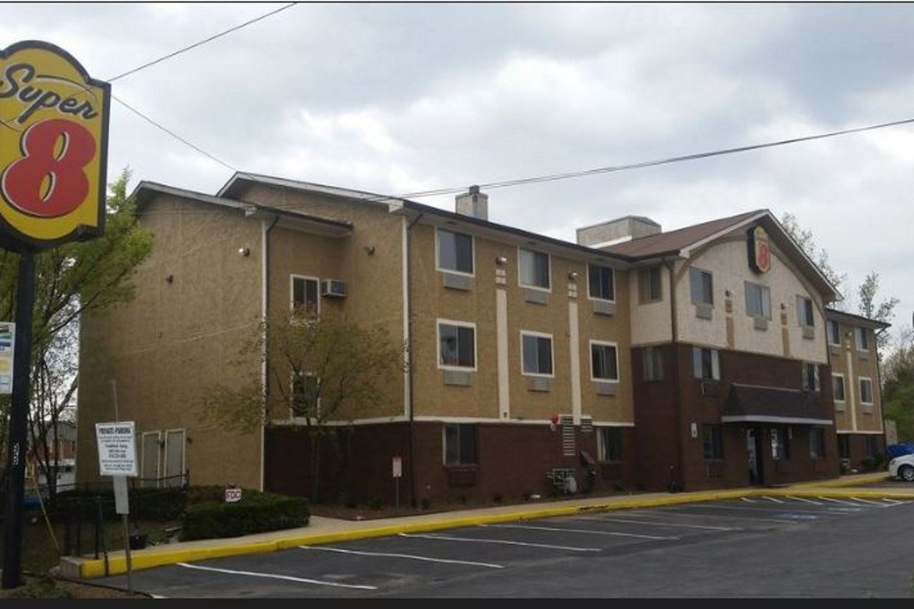 Super 8 By Wyndham Baltimore/Essex Area מראה חיצוני תמונה